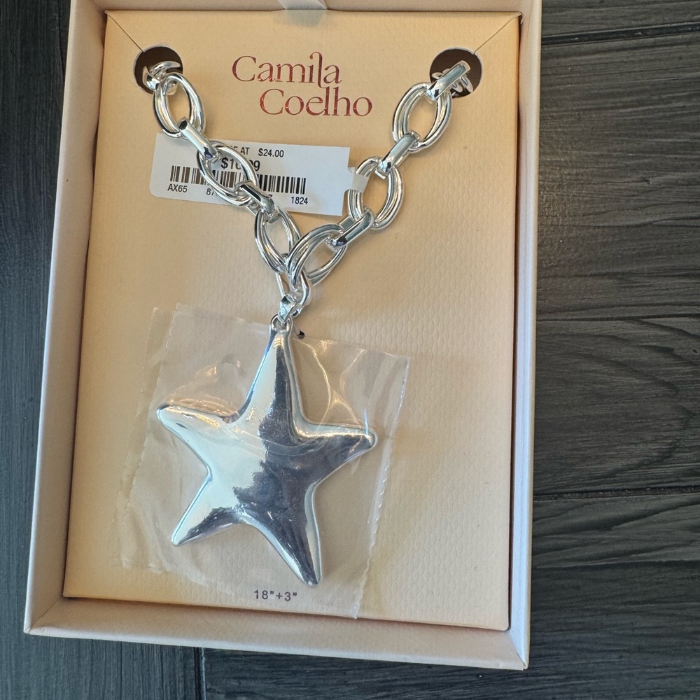 Viral tik tok Camila Coelho Chunky Silver Star Necklace. NWT